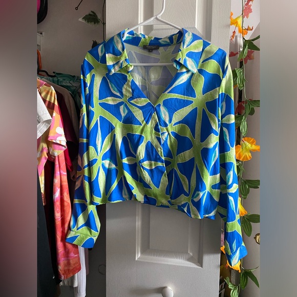 Haute Hippie Tops - HAUTE HIPPIE GREEN BLUE WHITE BLOUSE SZ MEDIUM PROFESSIONAL OFFICE WORK WEAR